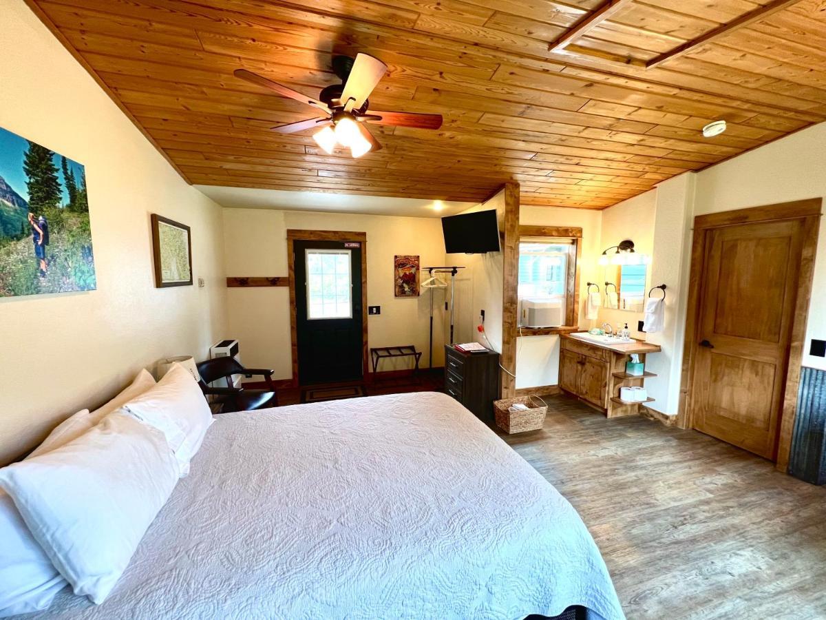 Glacier'S Edge Cabins コロンビア・フォールズ エクステリア 写真
